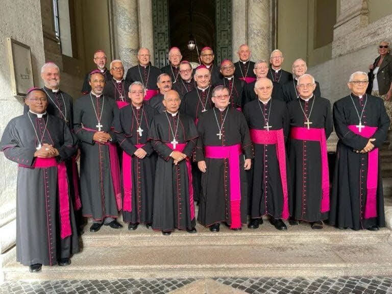 Bispos convidados para Missa da Quinzena